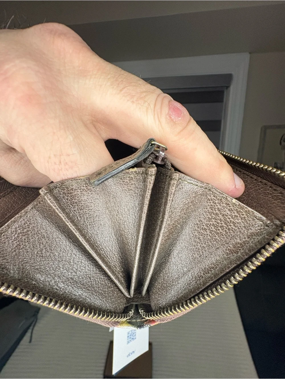 Gucci GG Supreme Bengal UFO Zip Around Wallet Authenticated w Box Very Clean - Picture 15 of 16